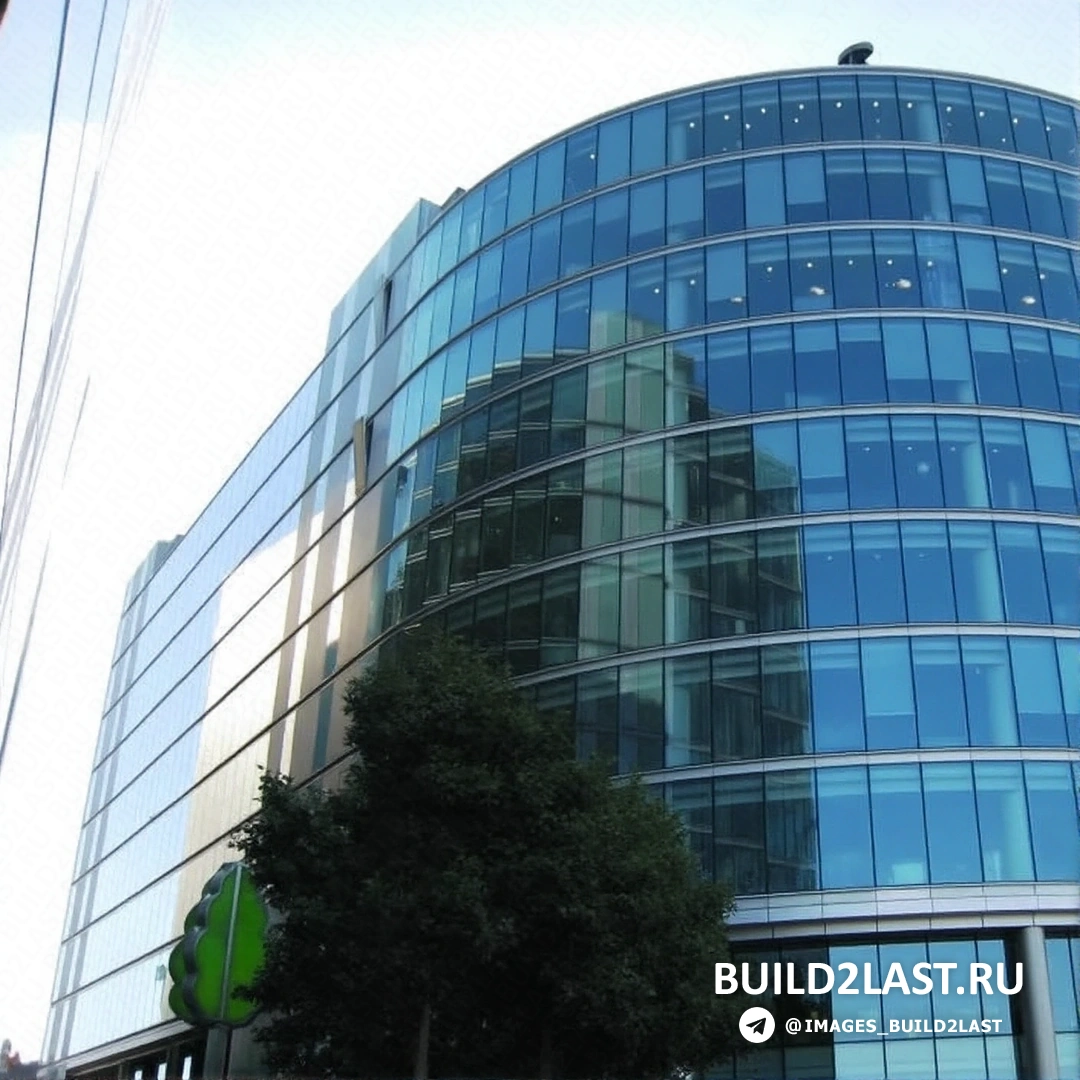 Современный фасад с панорамным остеклением и стеклянной отделкой в стиле неоренессанс